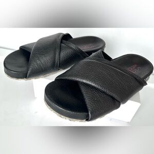 A.S. 98 Black Pebble Leather CrissCross Slider Sandals with Stud accent Size 7.5